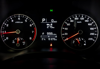 Подержанный автомобиль Kia Rio Hatchback 2021 года (13 фото)