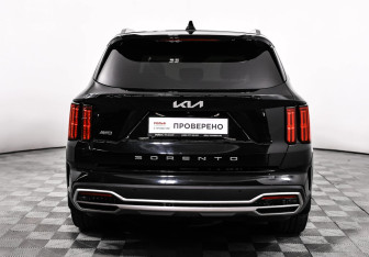 Подержанный автомобиль Kia Sorento 2022 года (6 фото)