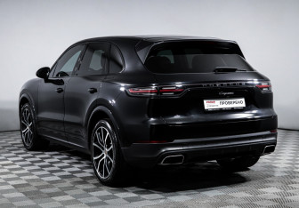 Подержанный автомобиль Porsche Cayenne 2020 года (7 фото)