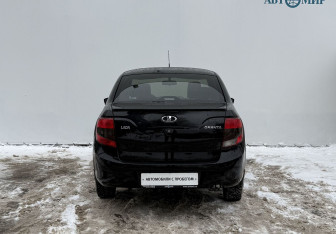 Подержанный автомобиль LADA (ВАЗ) Granta Sedan 2018 года (6 фото)