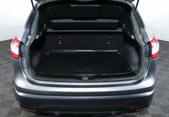 Подержанный автомобиль Nissan Qashqai 2019 года (25 фото)