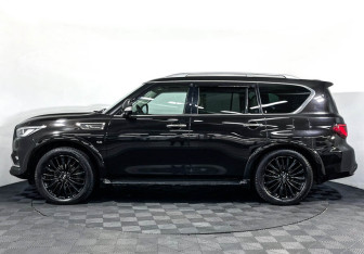Подержанный автомобиль Infiniti QX80 2018 года (8 фото)