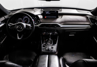 Подержанный автомобиль Mazda CX-9 2018 года (11 фото)