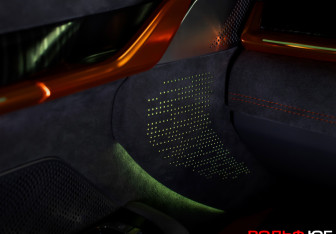 Подержанный автомобиль Zeekr 001 2023 года (22 фото)