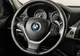 Подержанный автомобиль BMW X6 2012 года (15 фото)