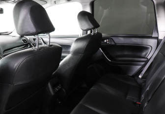 Подержанный автомобиль Subaru Forester Suv 2018 года (12 фото)
