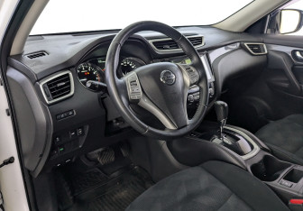 Подержанный автомобиль Nissan X-Trail 2017 года (16 фото)