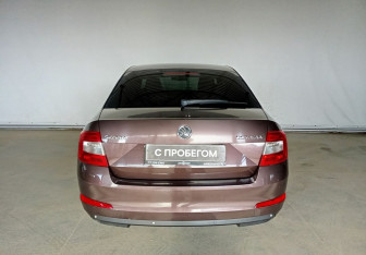 Подержанный автомобиль Skoda Octavia Liftback 2014 года (5 фото)