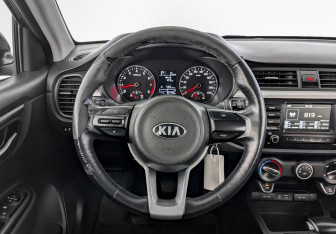 Подержанный автомобиль Kia Rio Hatchback 2020 года (21 фото)