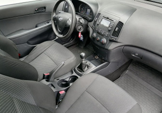Подержанный автомобиль Hyundai i30 Hatchback 2010 года (9 фото)