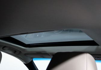 Подержанный автомобиль Lexus ES 2019 года (17 фото)