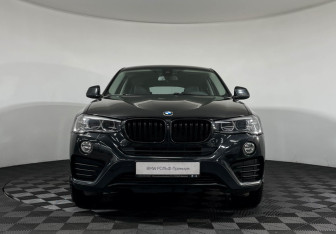 Подержанный автомобиль BMW X4 2016 года (3 фото)