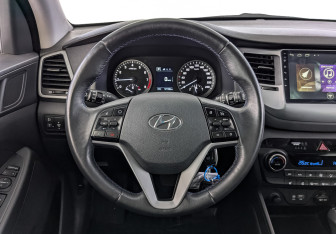 Подержанный автомобиль Hyundai Tucson 2017 года (21 фото)