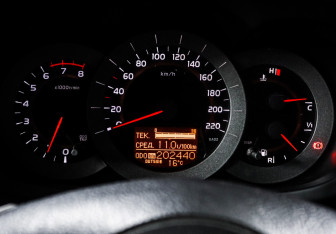 Подержанный автомобиль Toyota RAV4 2008 года (11 фото)