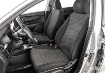 Подержанный автомобиль Kia Rio Hatchback 2019 года (20 фото)