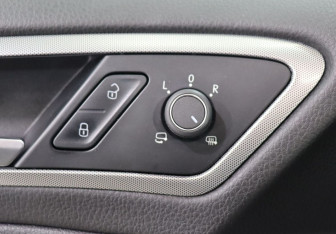 Подержанный автомобиль Volkswagen Golf Hatchback 2018 года (12 фото)