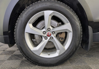 Подержанный автомобиль Jaguar F-Pace 2020 года (12 фото)