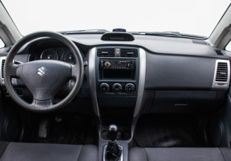 Подержанный автомобиль Suzuki Liana Wagon 2005 года (13 фото)
