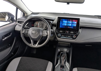 Подержанный автомобиль Toyota Corolla Sedan 2022 года (28 фото)