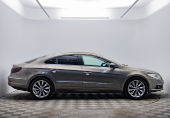 Подержанный автомобиль Volkswagen Passat CC 2011 года (6 фото)