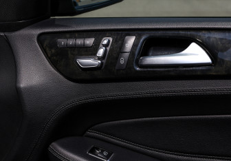 Подержанный автомобиль Mercedes-Benz GLE 2016 года (26 фото)