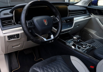 Подержанный автомобиль Hongqi HS5 2023 года (15 фото)