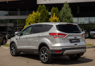 Подержанный автомобиль Ford Kuga 2014 года (5 фото)