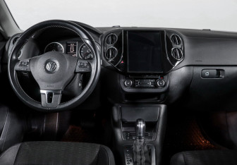 Подержанный автомобиль Volkswagen Tiguan 2014 года (12 фото)