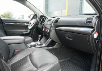 Подержанный автомобиль Kia Sorento 2011 года (11 фото)