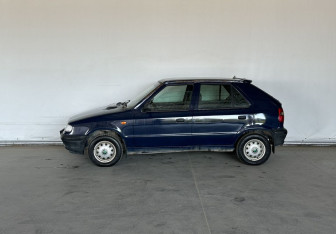 Подержанный автомобиль Skoda Felicia Hatchback 1997 года (8 фото)