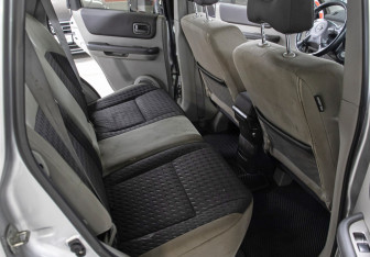 Подержанный автомобиль Nissan X-Trail 2005 года (12 фото)