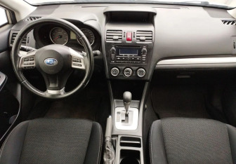 Подержанный автомобиль Subaru XV 2013 года (9 фото)