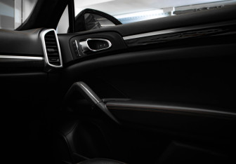 Подержанный автомобиль Porsche Cayenne 2015 года (22 фото)