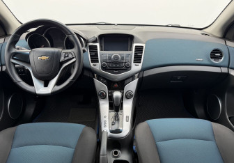Подержанный автомобиль Chevrolet Cruze Sedan 2012 года (12 фото)