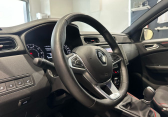 Подержанный автомобиль Renault Arkana 2021 года (12 фото)