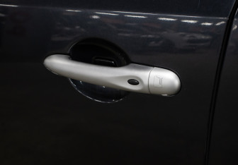 Подержанный автомобиль Renault Fluence 2010 года (18 фото)