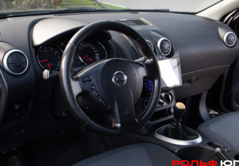 Подержанный автомобиль Nissan Qashqai 2011 года (10 фото)