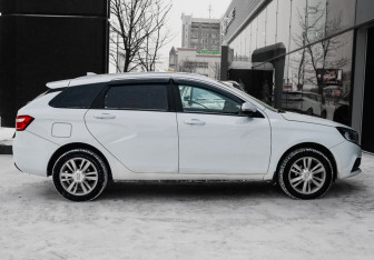 Подержанный автомобиль LADA (ВАЗ) Vesta Wagon 2019 года (4 фото)