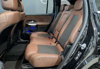 Подержанный автомобиль Mercedes-Benz GLB 2021 года (26 фото)