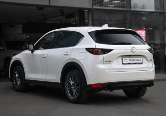 Подержанный автомобиль Mazda CX-5 2017 года (7 фото)