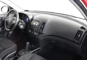 Подержанный автомобиль Hyundai i30 Hatchback 2010 года (6 фото)