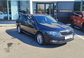 Подержанный автомобиль Skoda Superb Liftback 2013 года (3 фото)