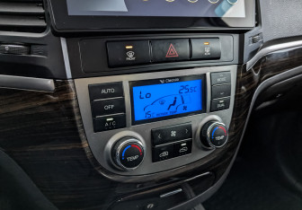 Подержанный автомобиль Hyundai Santa Fe 2011 года (21 фото)