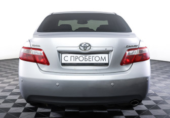 Подержанный автомобиль Toyota Camry Sedan 2008 года (6 фото)
