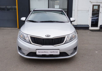 Подержанный автомобиль Kia Rio Sedan 2014 года (2 фото)