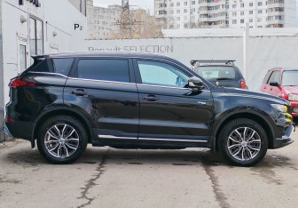 Подержанный автомобиль Geely Atlas Pro 2023 года (4 фото)