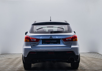Подержанный автомобиль Mitsubishi ASX 2012 года (4 фото)