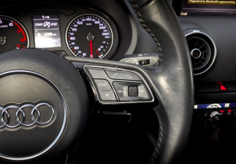 Подержанный автомобиль Audi A3 Sedan 2017 года (25 фото)