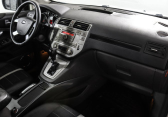 Подержанный автомобиль Ford Kuga 2012 года (5 фото)