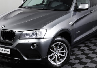 Подержанный автомобиль BMW X3 2013 года (23 фото)